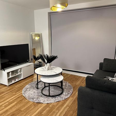 Luxury 2-Bed High-Rise In Manchester With Parking Exterior photo