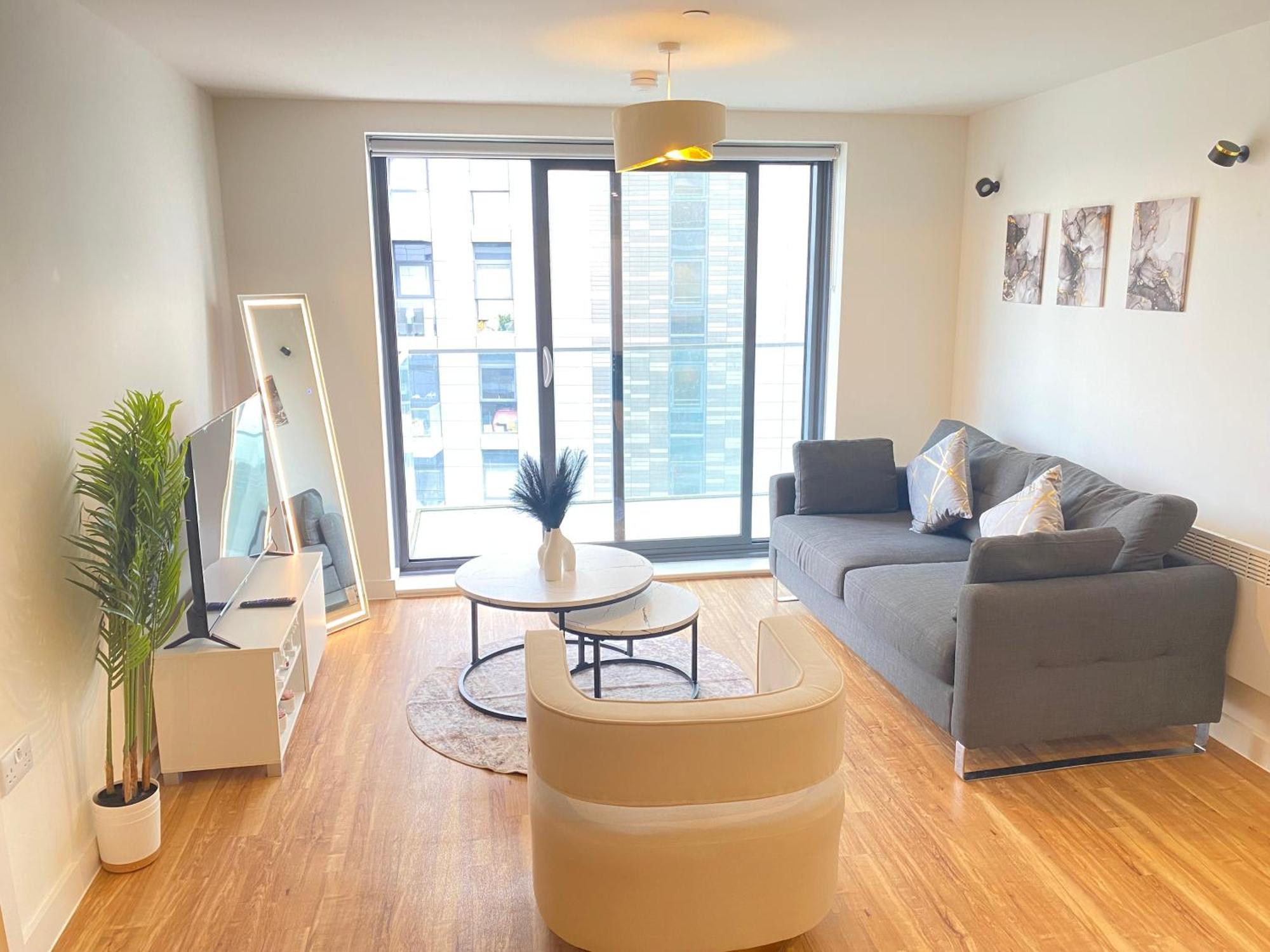 Luxury 2-Bed High-Rise In Manchester With Parking Exterior photo